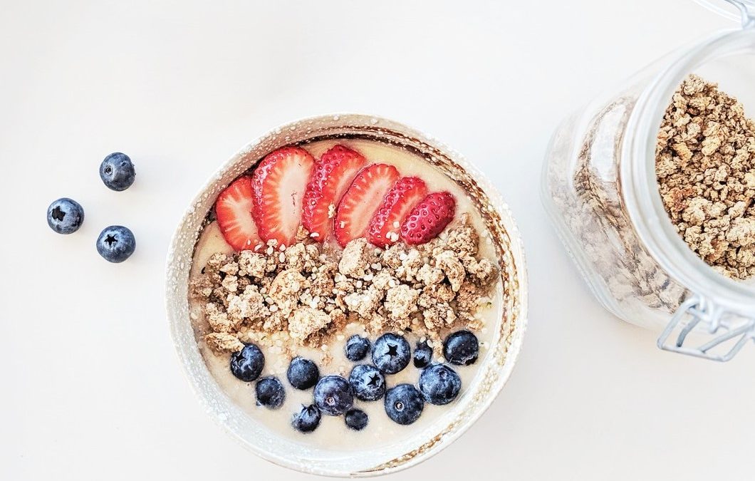 Sprouted Granola + Smoothie Bowl